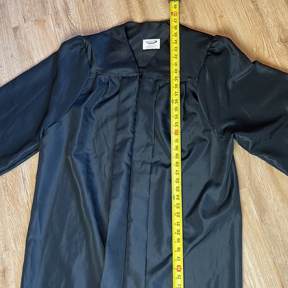 5’4”-5’6” Jostens Graduation Gown - Picture 2 of 4